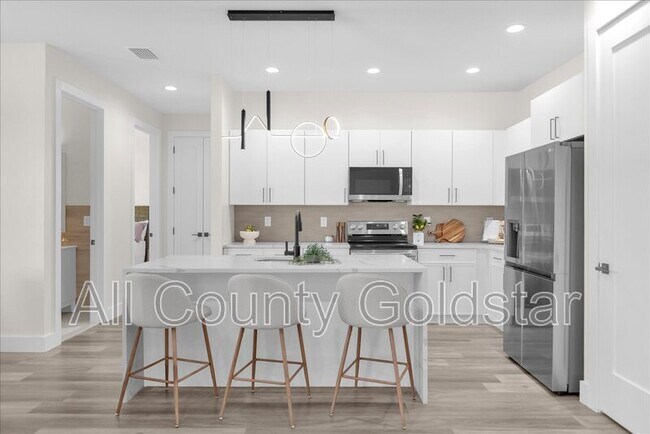 Building Photo - 1173 Rotonda Cir