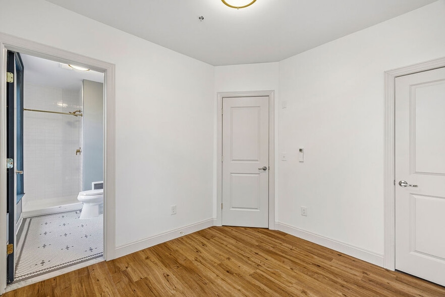 Unit 5 Bedroom - 319 Connecticut St