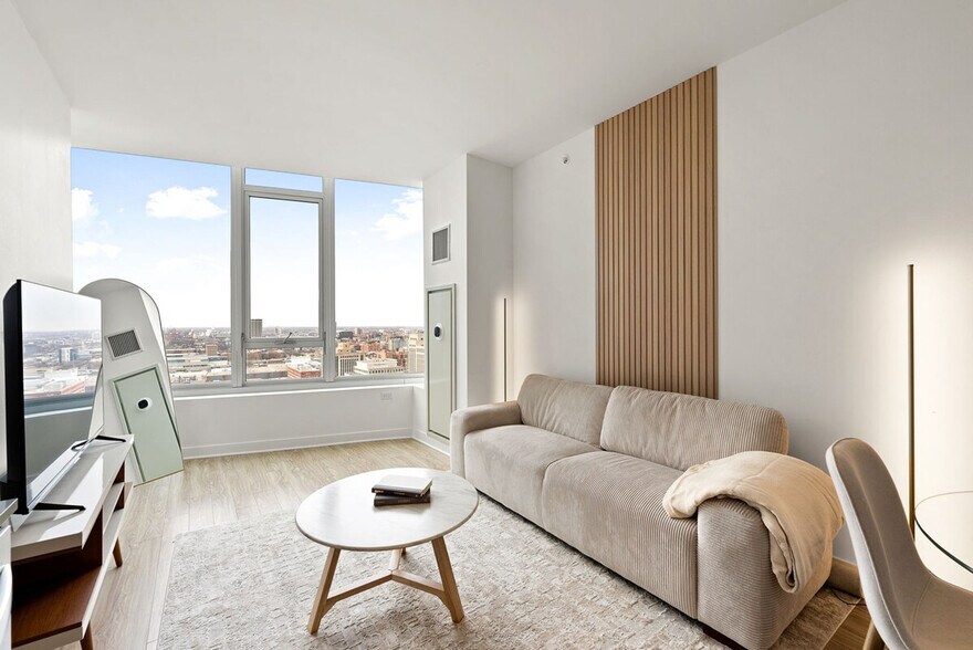 Building Photo - 720 S Wells St