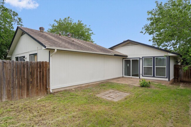 Building Photo - 701 Ramble Ln