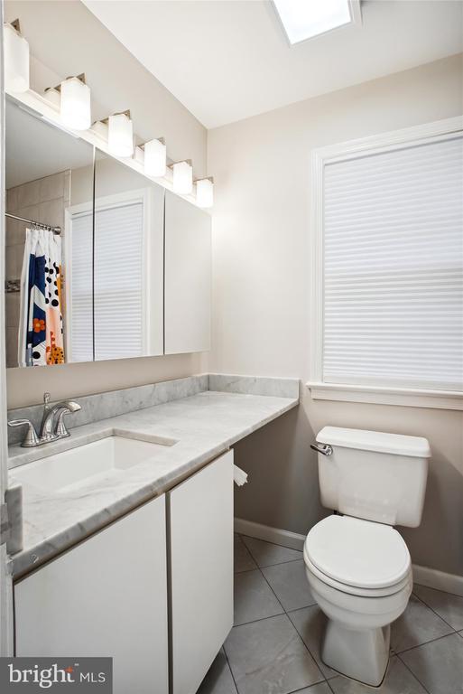 Building Photo - 450 W Glebe Rd