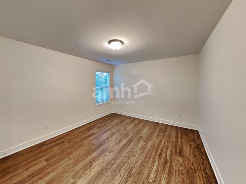 Building Photo - 607 Drema Ct