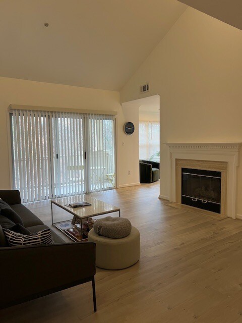 Living room - 121 Timberbrook Ln
