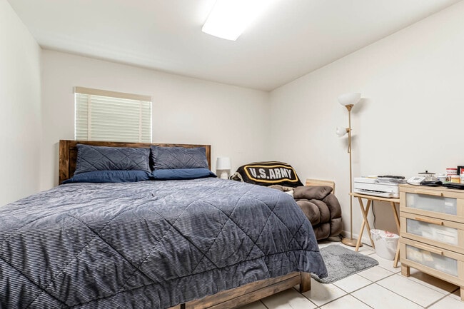 Building Photo - 359 Langton Dr