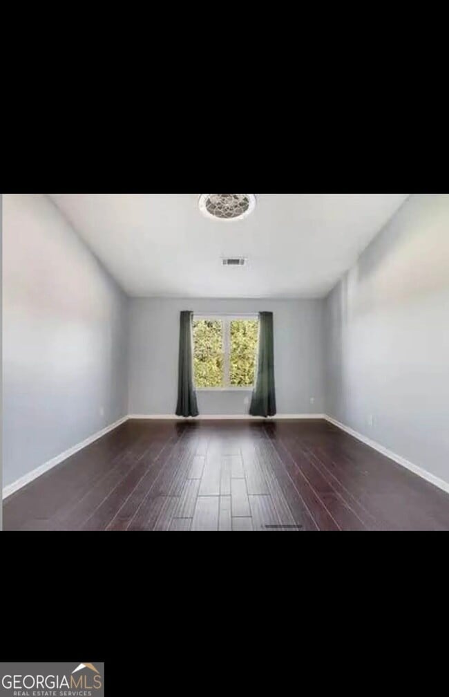 Building Photo - 5563 Windfall Ln