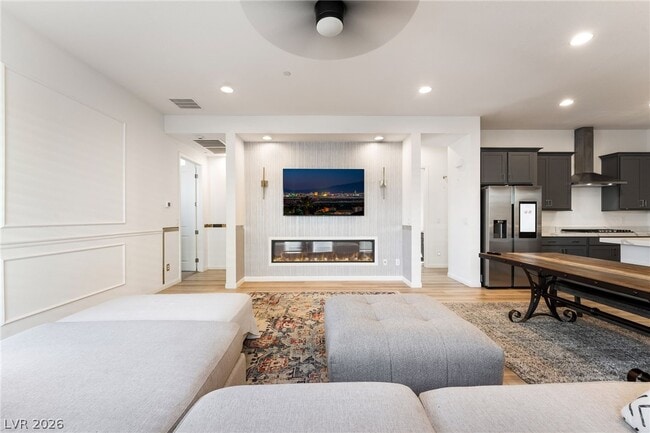 Building Photo - 110 Ibiza Lk Dr