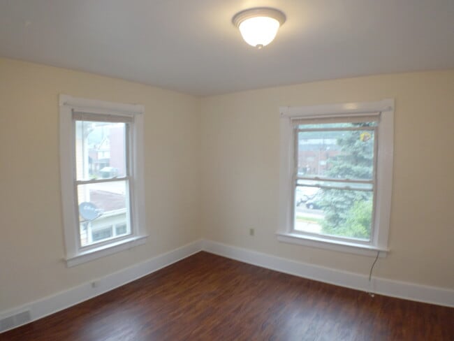 Building Photo - West Street Townhouses