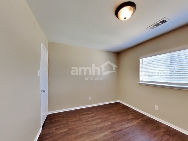 Building Photo - 16906 Driver Ln