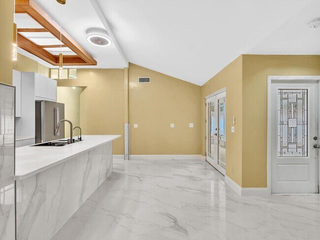 Building Photo - 12549 Woodmill Dr