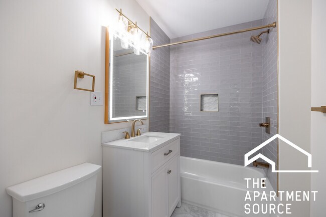 Building Photo - 4638 N Hamilton Ave