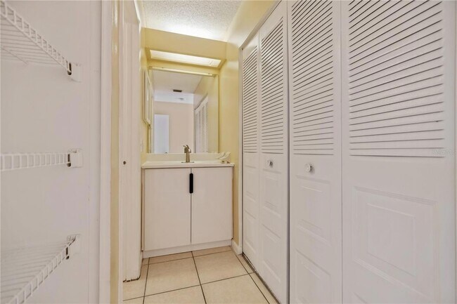 Building Photo - 7906 George Washington Ln