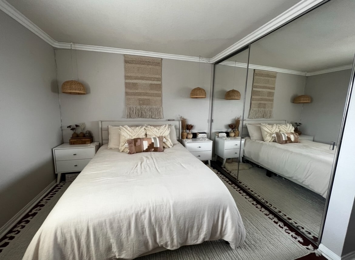 Guest Bedroom - 5051 La Jolla Blvd