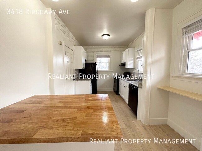 Building Photo - Beautiful, Newly Renovated 3-Bedroom, 1 Ba...