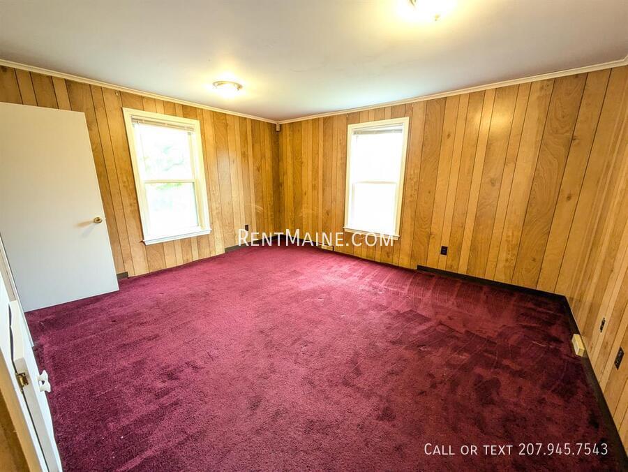 Building Photo - 575 Main St