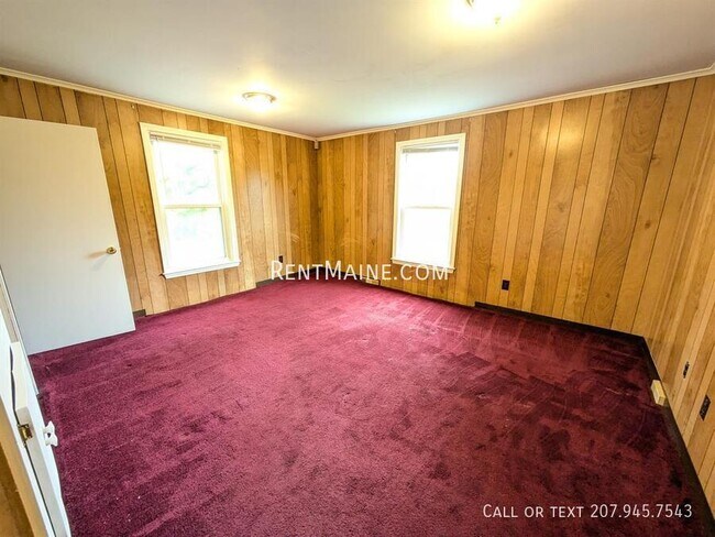 Building Photo - 575 Main St