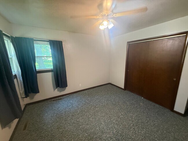 Building Photo - 2389 Hollands Grove Rd