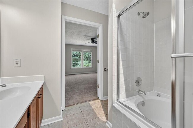 Building Photo - 12110 Greenmont Walk