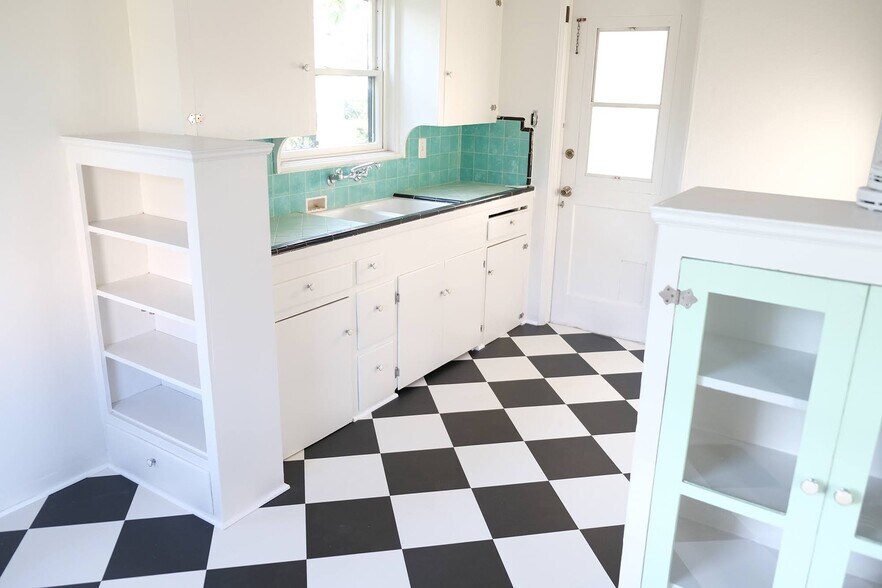 Building Photo - 771 Freeman Ave