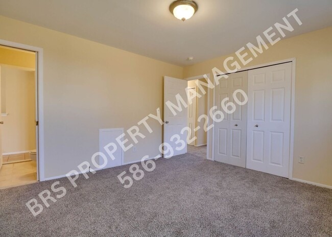 Building Photo - Sterling Heights brick ranch with 3 bedroo...