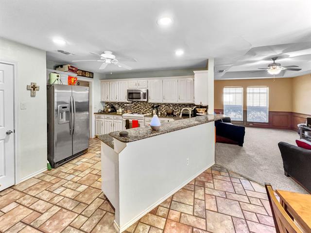 Building Photo - 3715 Dahlia Dr