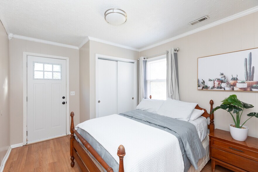 Building Photo - 6012 Old Coach Rd