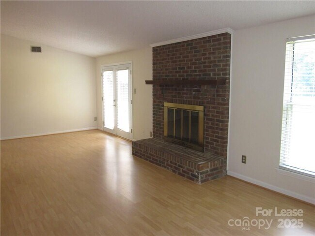 Building Photo - 11411 Misty Valley Ct