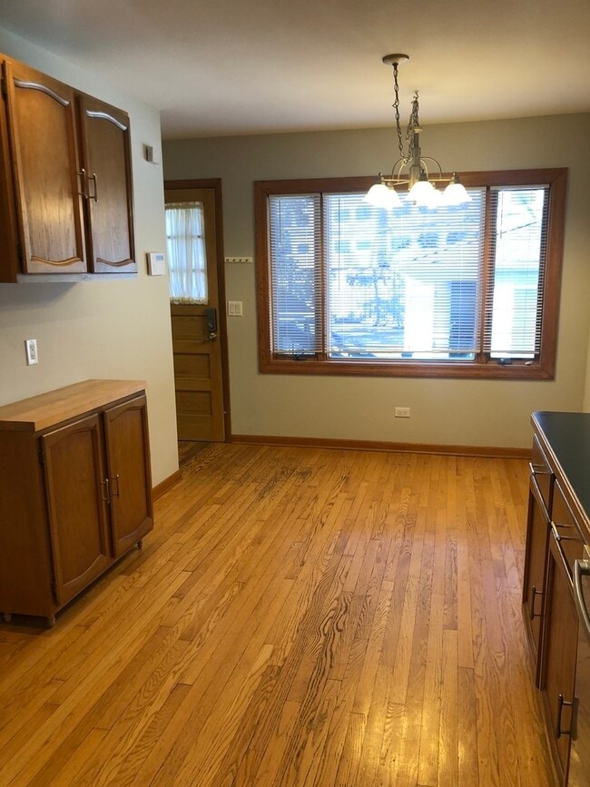 Building Photo - 2004 Milton Ave