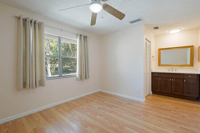 Building Photo - 6384 Boca Cir