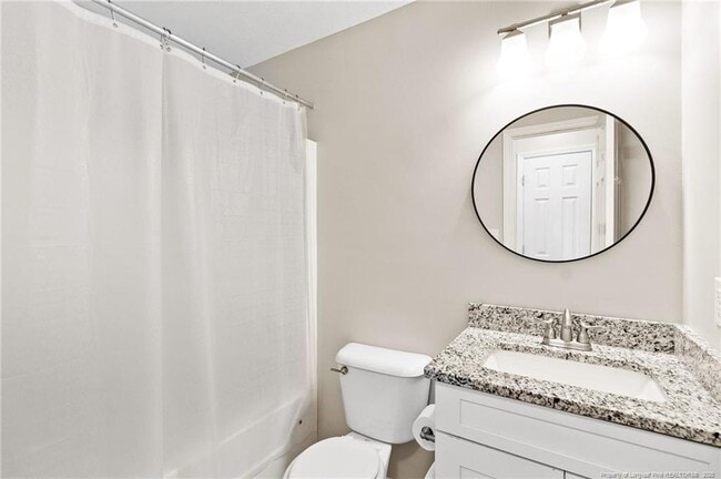 Building Photo - 106 Hawthorn Dr