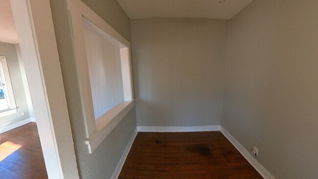 Building Photo - 538 Kayton Ave