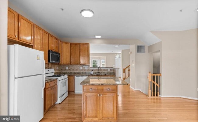 Primary Photo - 2133 Bexley Dr