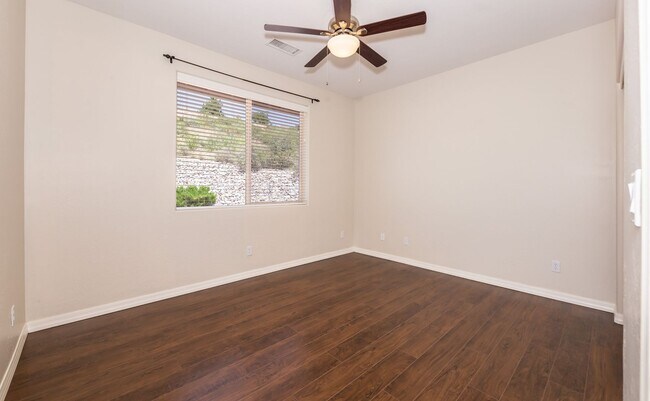 Building Photo - Pinion Oaks 4 Bedroom Home
