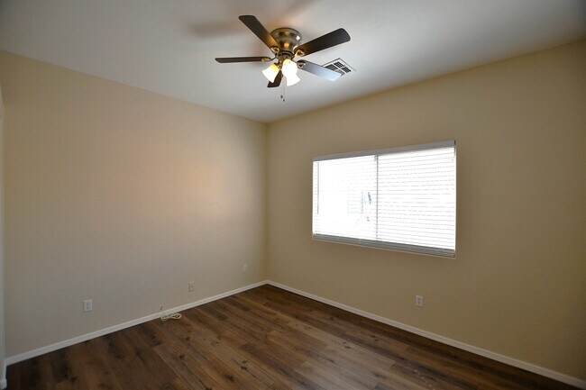 Building Photo - 2300 E Magma Rd