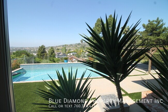 Building Photo - 3008 Azahar St