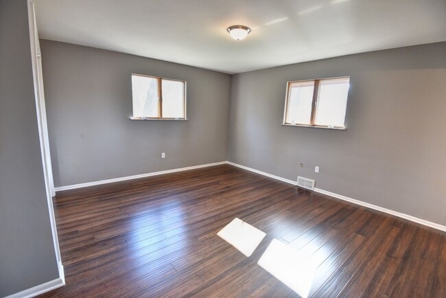 Building Photo - 2 Bed 3 Bath Single Family Home For Rent i...
