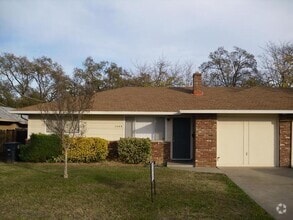 Building Photo - Charming 2-Bedroom Duplex for Rent in Citr...