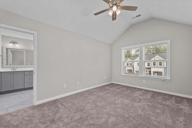 Building Photo - 208 Linsmore Ave
