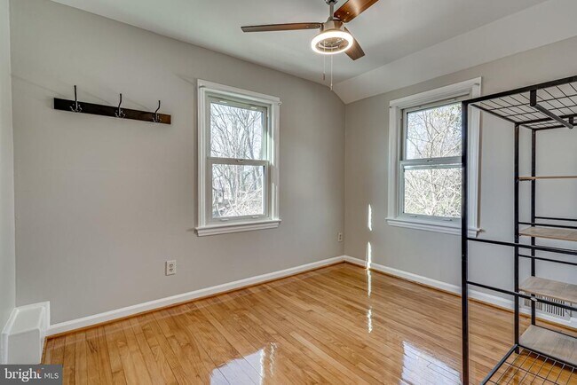 Building Photo - 2722 Jefferson Dr