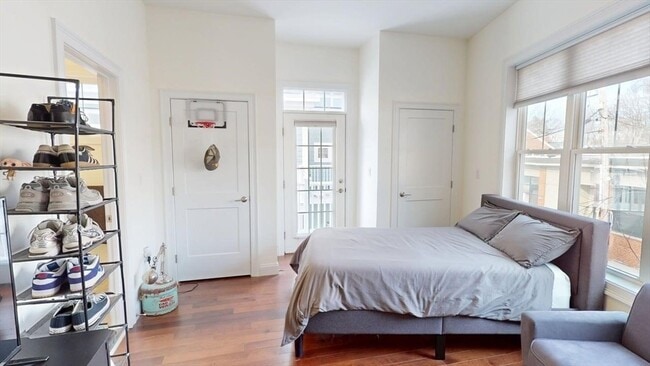 Building Photo - 4 Market St