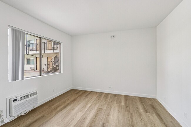 Floorplan - 15444-15454 Chatsworth St.