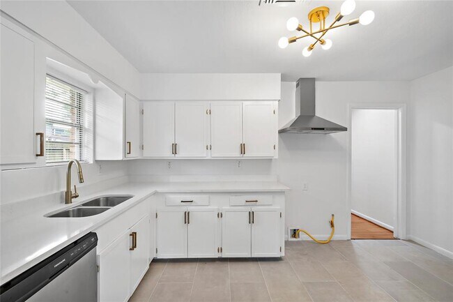Building Photo - 4510 Billingsley St