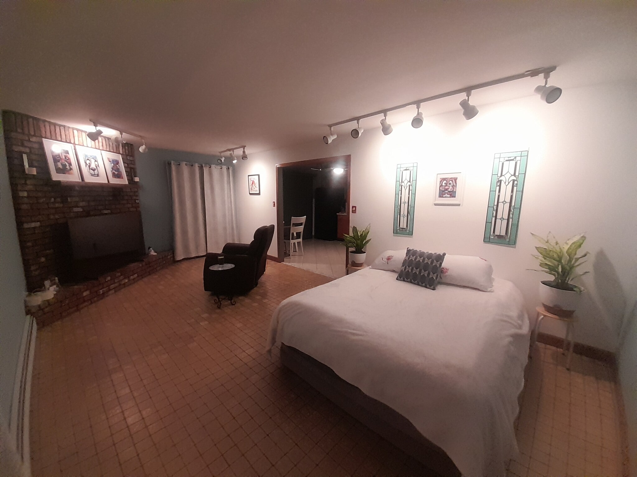 Building Photo - 198 Oak Neck Rd