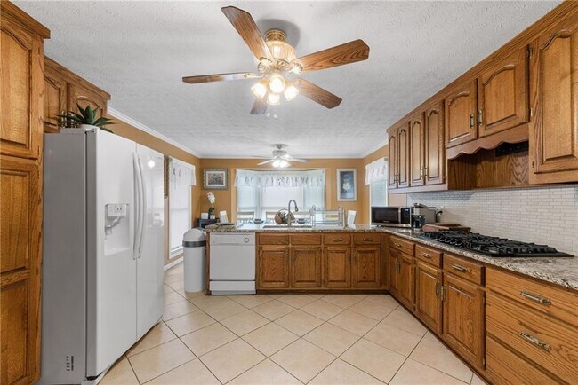 Building Photo - 1061 GA-92