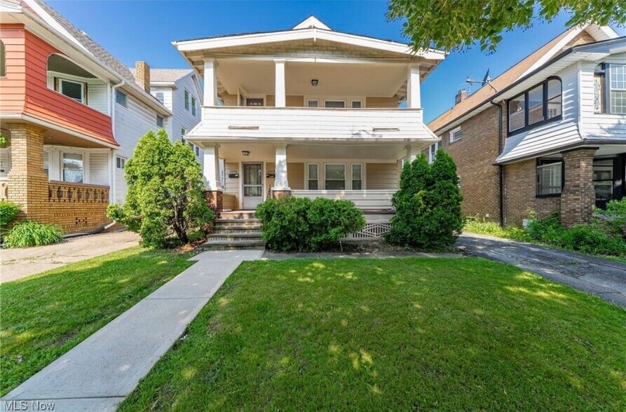 Building Photo - 2206 Lewis Dr