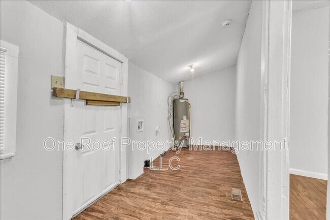 Building Photo - 2130 E 83rd St