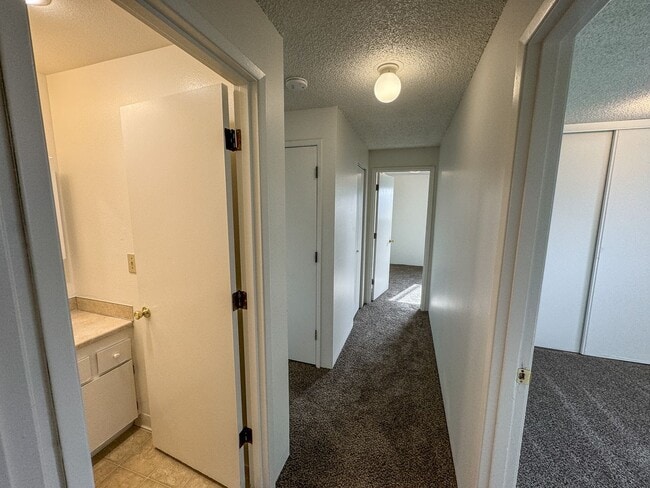 Building Photo - ANNETTE372-374