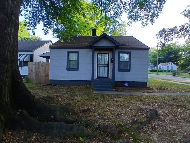 Building Photo - Charming 2 bedroom 1 bath home for rent- S...