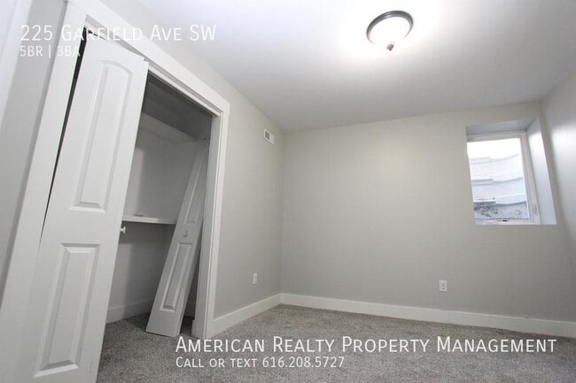 Building Photo - 225 Garfield Ave SW