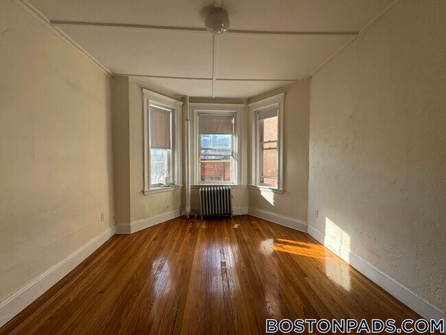 Building Photo - 1175 Boylston St