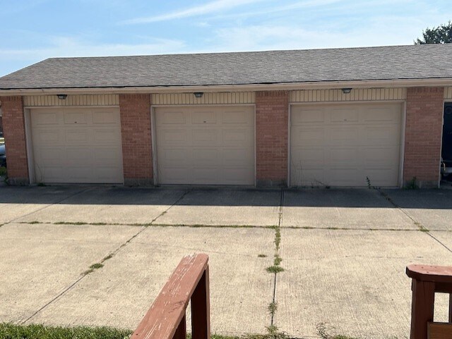 Building Photo - 665 Mumford Dr